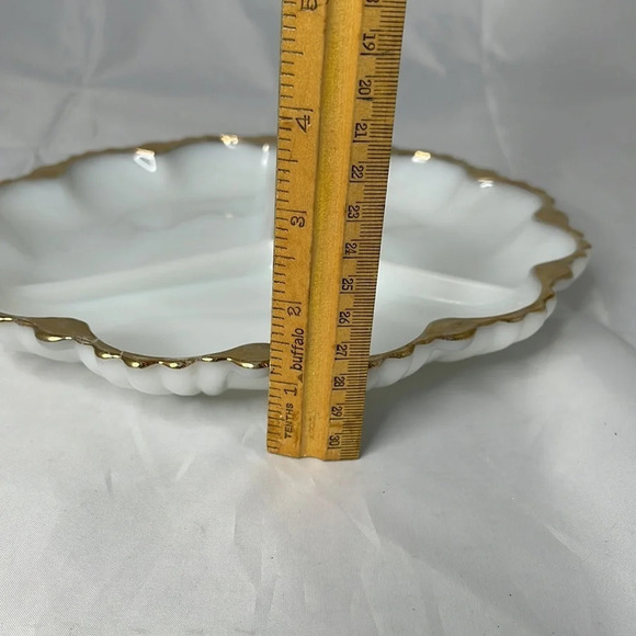 VINTAGE White Milk Glass Scallop Gold Rim Serving Dish 3 Section - Picture 5 of 6
